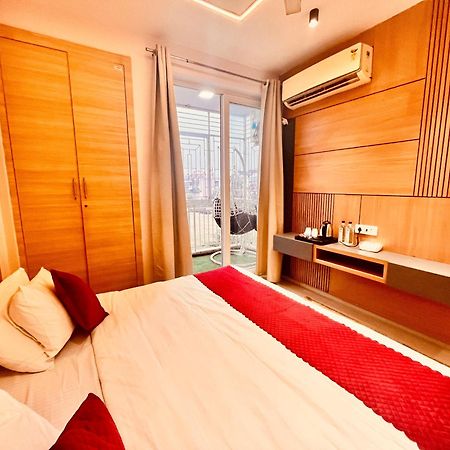 Pearl Grand Boutique Cottage In Omaxe Anandam Vrindavan - #Premium Ac Rooms With Balcony #Big Parking #Lift #Garden #Peaceful Area #Near Prem Mandir #Property Of The Year #Most Awarded Eksteriør billede
