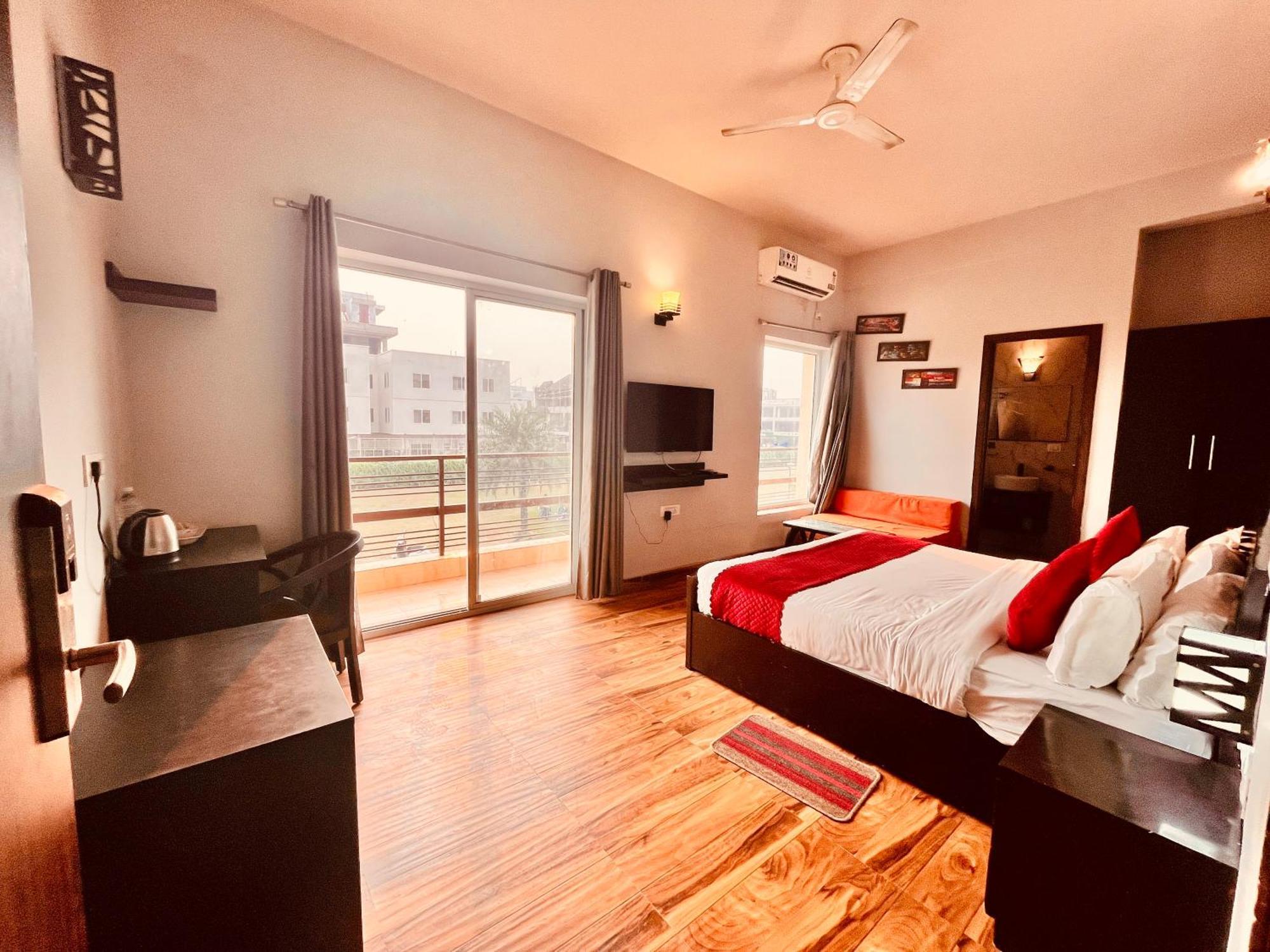 Pearl Grand Boutique Cottage In Omaxe Anandam Vrindavan - #Premium Ac Rooms With Balcony #Big Parking #Lift #Garden #Peaceful Area #Near Prem Mandir #Property Of The Year #Most Awarded Eksteriør billede