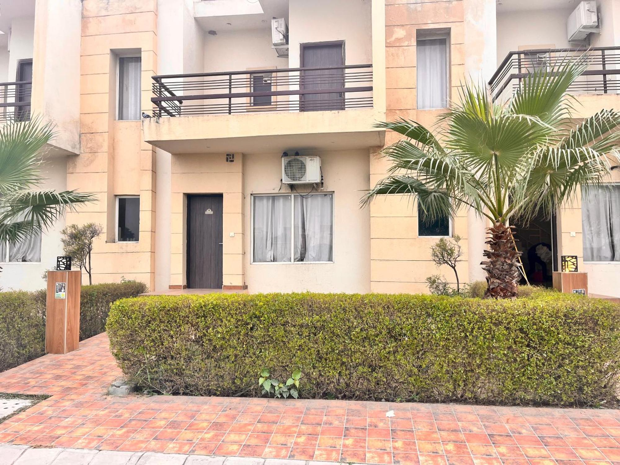 Pearl Grand Boutique Cottage In Omaxe Anandam Vrindavan - #Premium Ac Rooms With Balcony #Big Parking #Lift #Garden #Peaceful Area #Near Prem Mandir #Property Of The Year #Most Awarded Eksteriør billede