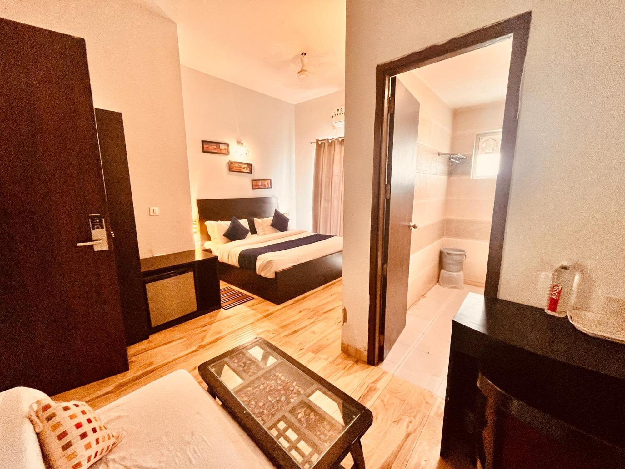 Pearl Grand Boutique Cottage In Omaxe Anandam Vrindavan - #Premium Ac Rooms With Balcony #Big Parking #Lift #Garden #Peaceful Area #Near Prem Mandir #Property Of The Year #Most Awarded Eksteriør billede