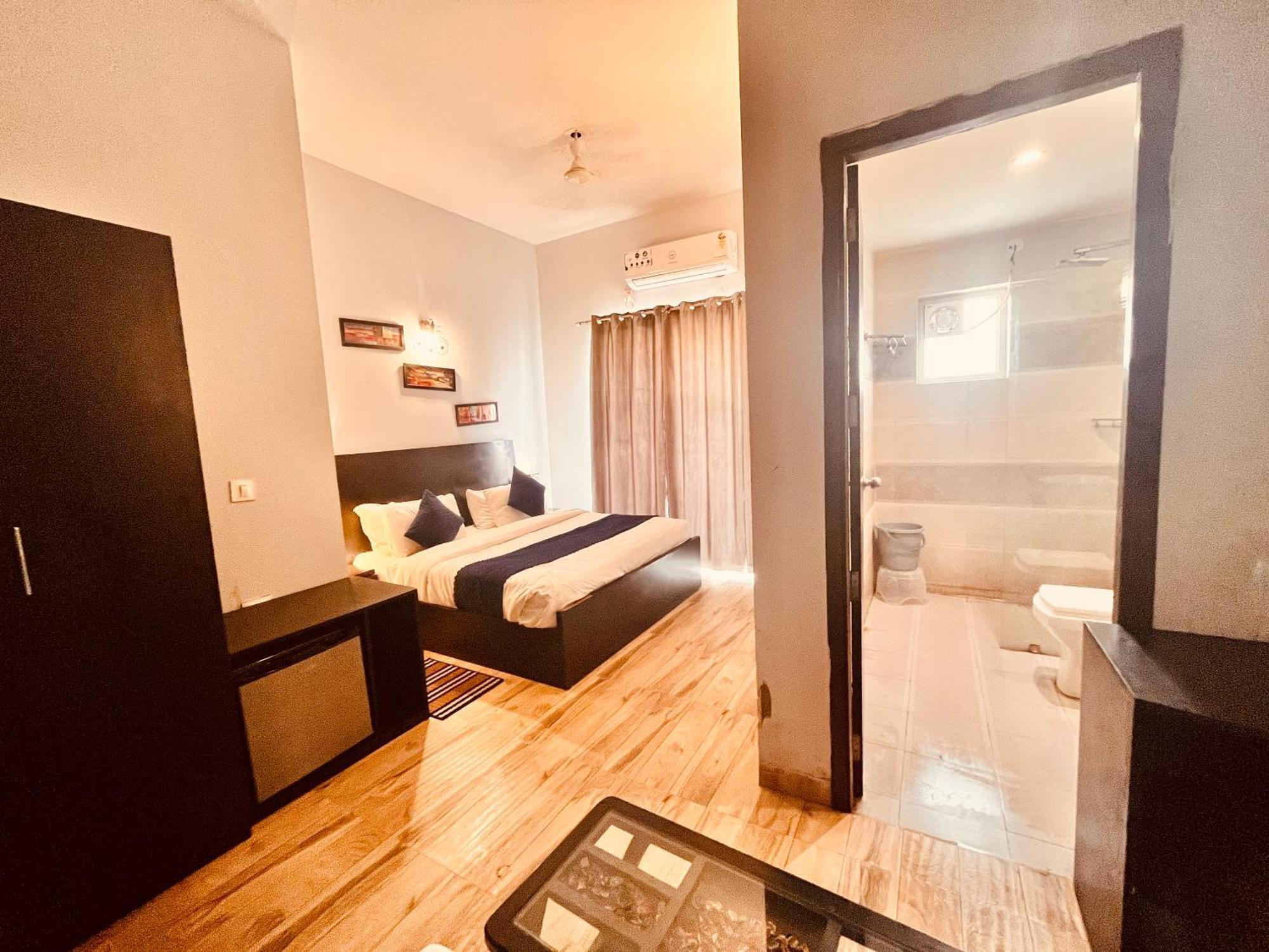 Pearl Grand Boutique Cottage In Omaxe Anandam Vrindavan - #Premium Ac Rooms With Balcony #Big Parking #Lift #Garden #Peaceful Area #Near Prem Mandir #Property Of The Year #Most Awarded Eksteriør billede