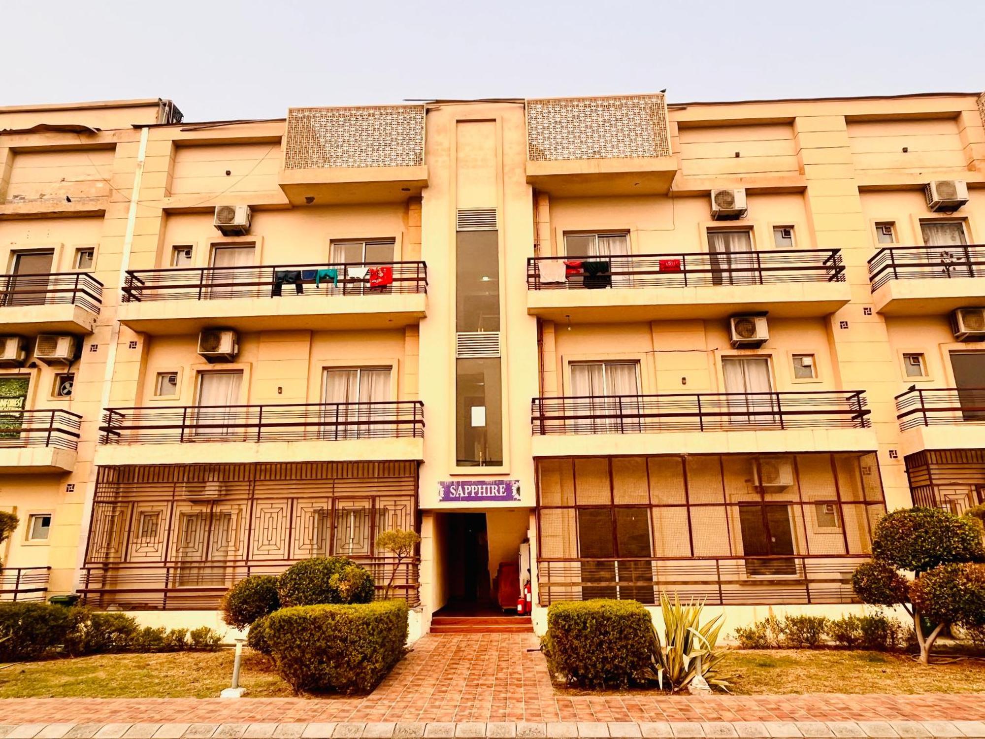 Pearl Grand Boutique Cottage In Omaxe Anandam Vrindavan - #Premium Ac Rooms With Balcony #Big Parking #Lift #Garden #Peaceful Area #Near Prem Mandir #Property Of The Year #Most Awarded Eksteriør billede
