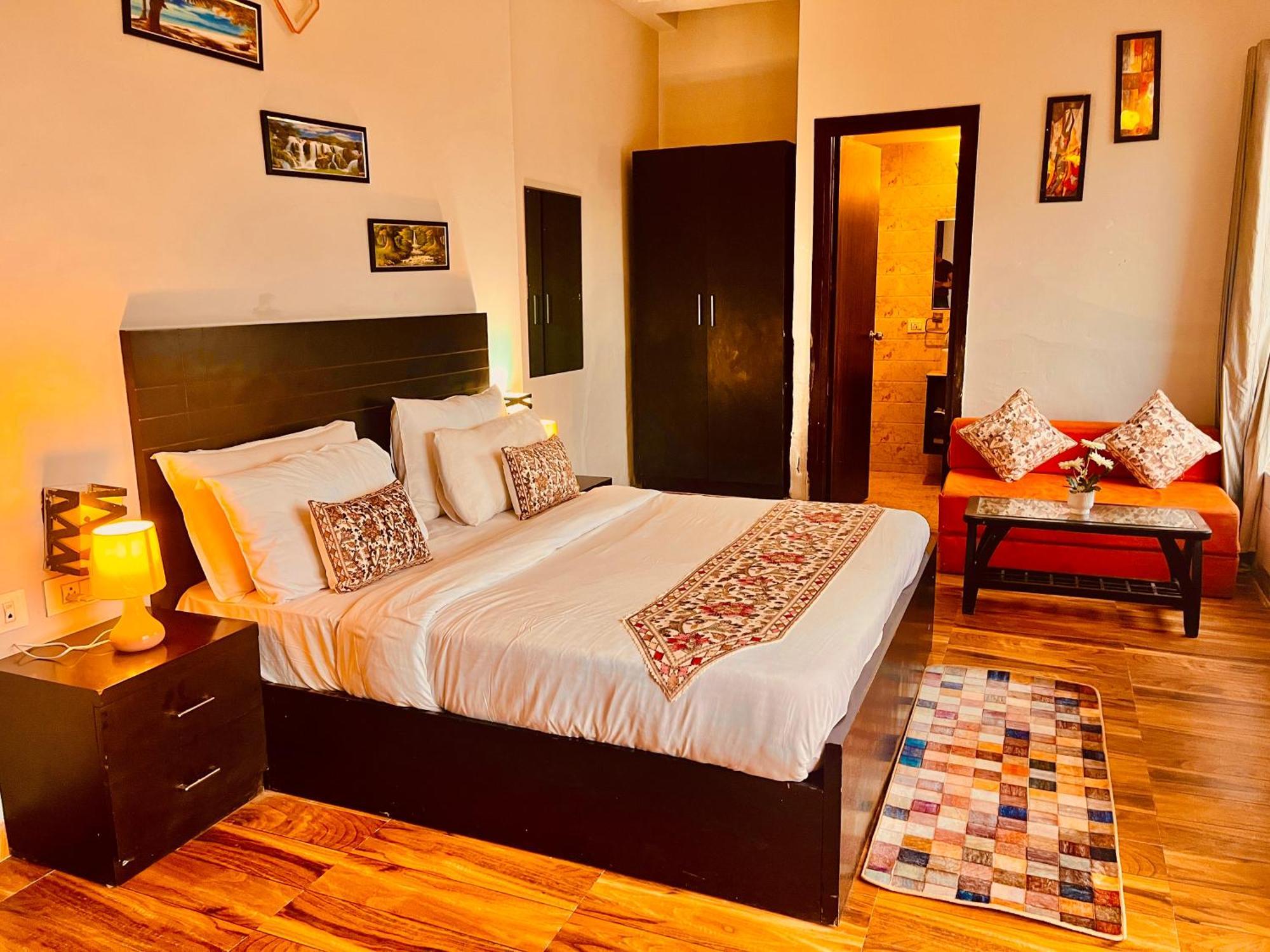 Pearl Grand Boutique Cottage In Omaxe Anandam Vrindavan - #Premium Ac Rooms With Balcony #Big Parking #Lift #Garden #Peaceful Area #Near Prem Mandir #Property Of The Year #Most Awarded Eksteriør billede