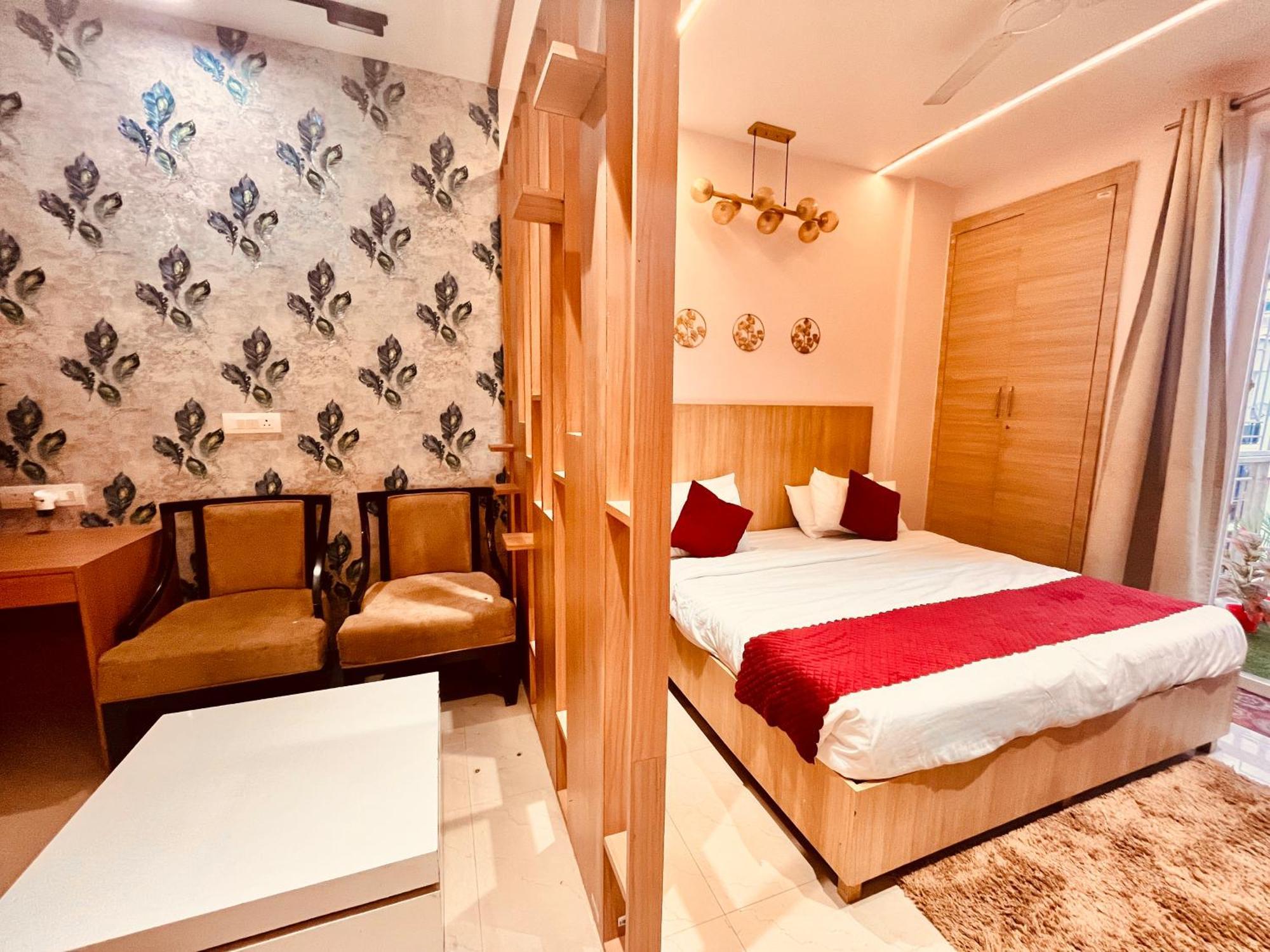 Pearl Grand Boutique Cottage In Omaxe Anandam Vrindavan - #Premium Ac Rooms With Balcony #Big Parking #Lift #Garden #Peaceful Area #Near Prem Mandir #Property Of The Year #Most Awarded Eksteriør billede