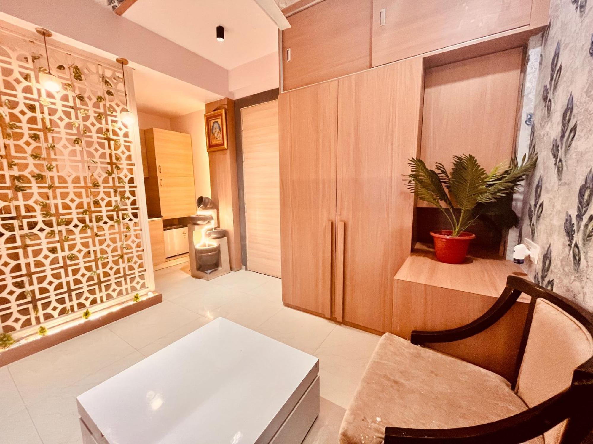 Pearl Grand Boutique Cottage In Omaxe Anandam Vrindavan - #Premium Ac Rooms With Balcony #Big Parking #Lift #Garden #Peaceful Area #Near Prem Mandir #Property Of The Year #Most Awarded Eksteriør billede