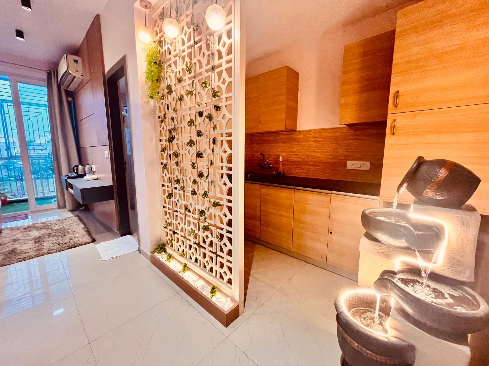 Pearl Grand Boutique Cottage In Omaxe Anandam Vrindavan - #Premium Ac Rooms With Balcony #Big Parking #Lift #Garden #Peaceful Area #Near Prem Mandir #Property Of The Year #Most Awarded Eksteriør billede