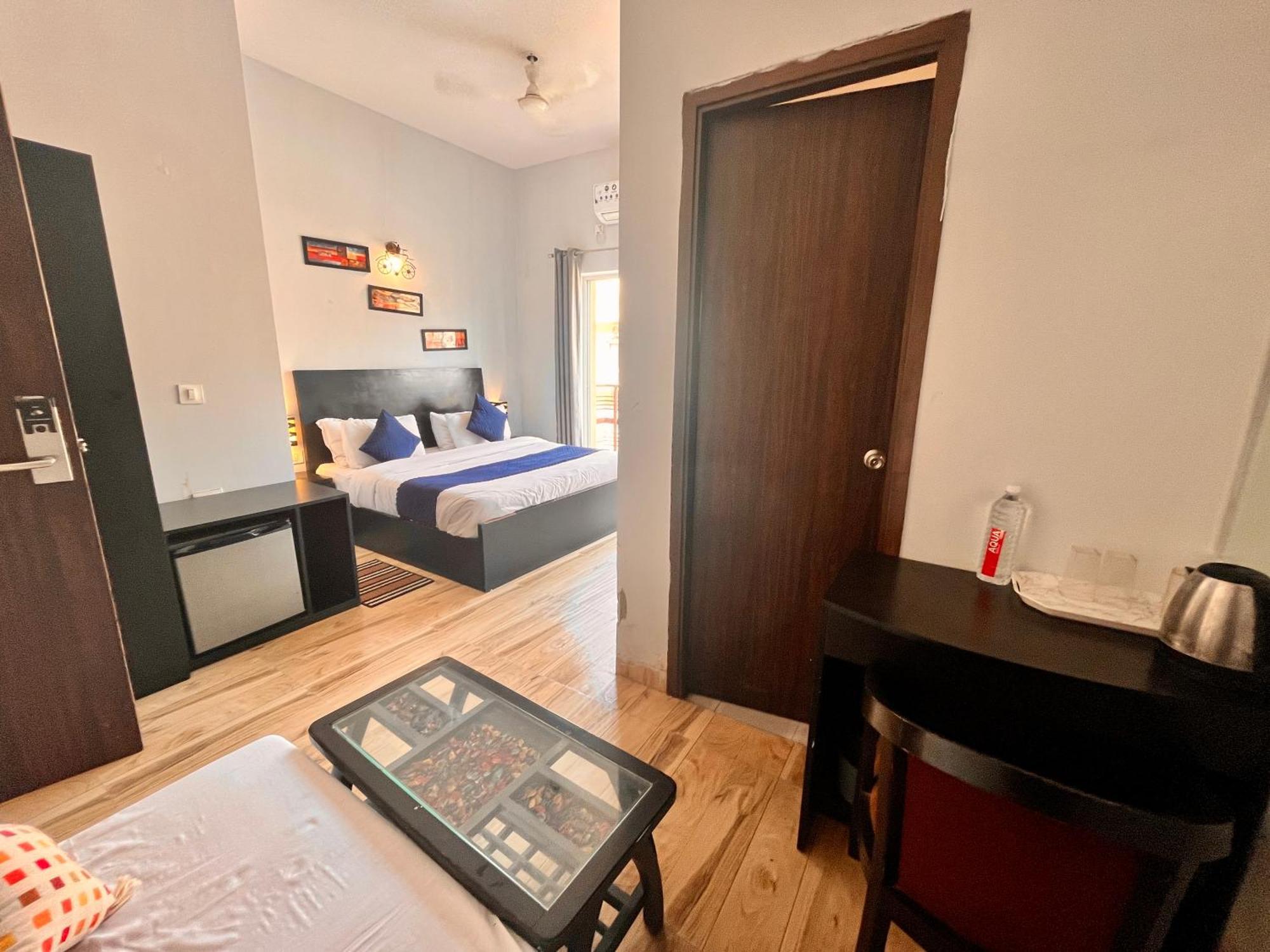 Pearl Grand Boutique Cottage In Omaxe Anandam Vrindavan - #Premium Ac Rooms With Balcony #Big Parking #Lift #Garden #Peaceful Area #Near Prem Mandir #Property Of The Year #Most Awarded Eksteriør billede
