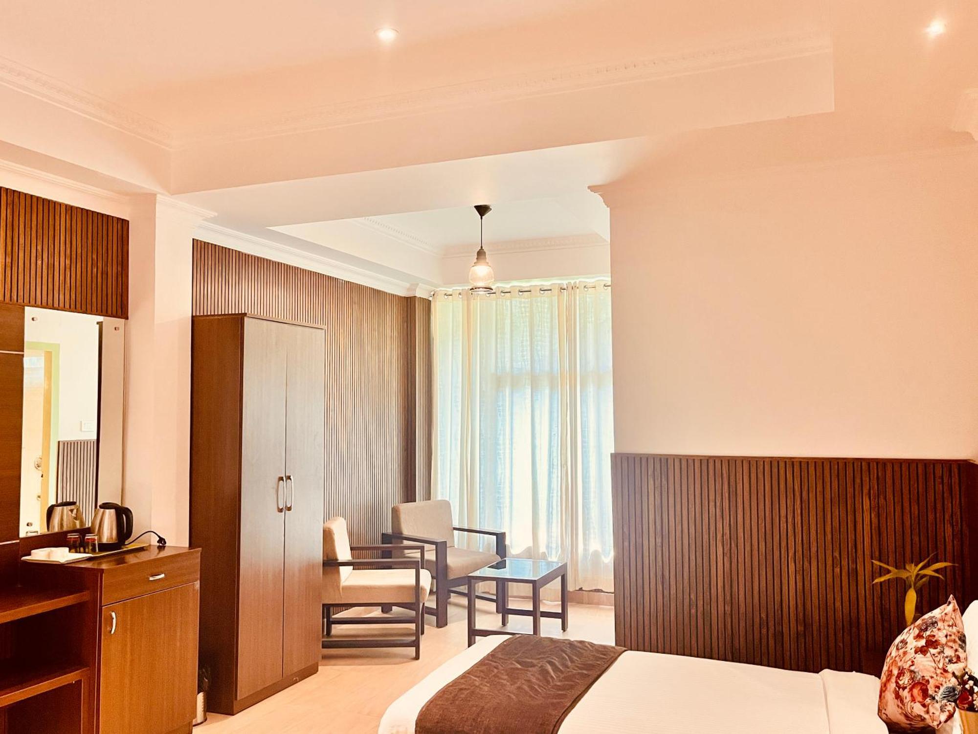 Pearl Grand Boutique Cottage In Omaxe Anandam Vrindavan - #Premium Ac Rooms With Balcony #Big Parking #Lift #Garden #Peaceful Area #Near Prem Mandir #Property Of The Year #Most Awarded Eksteriør billede