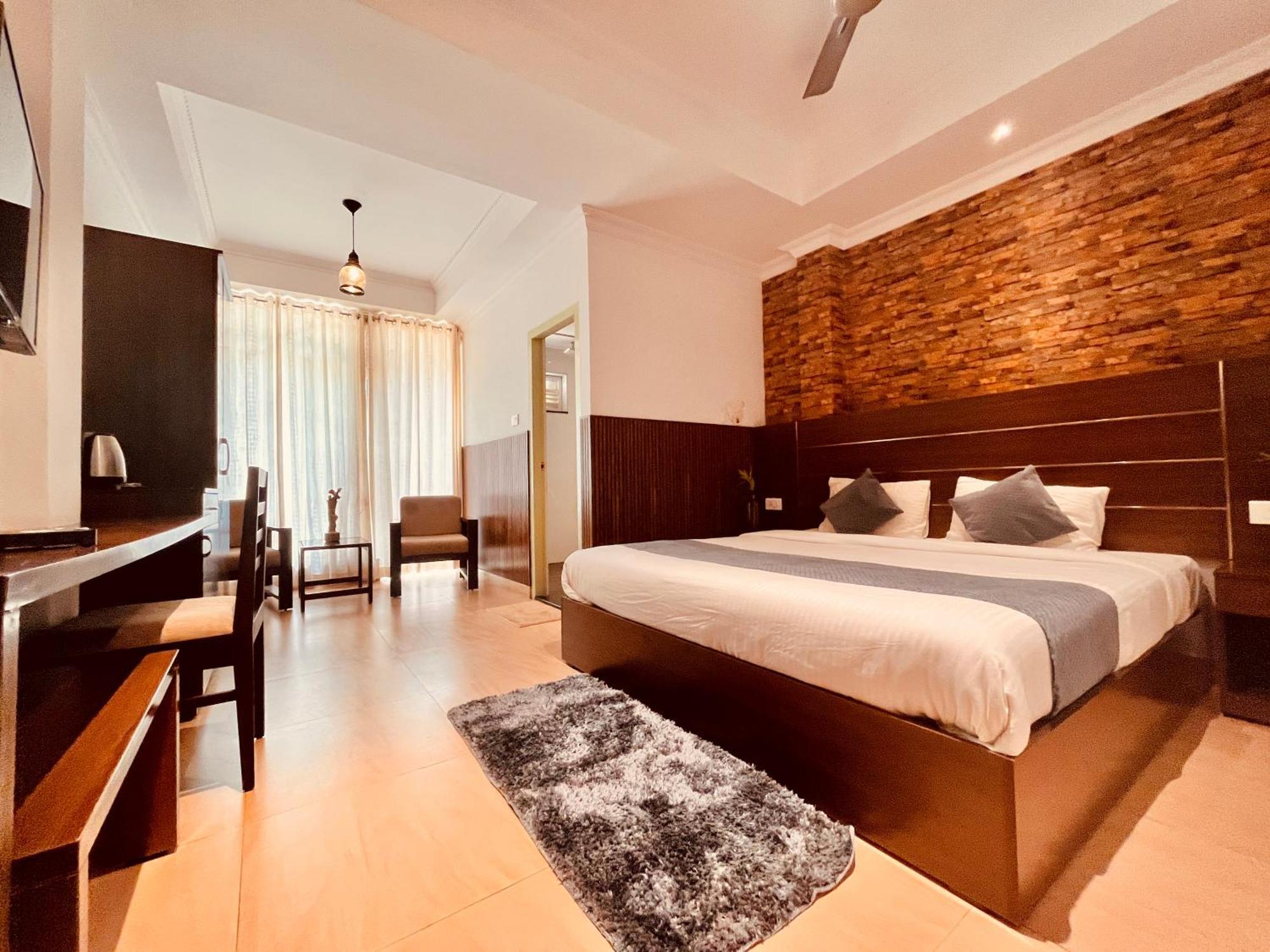 Pearl Grand Boutique Cottage In Omaxe Anandam Vrindavan - #Premium Ac Rooms With Balcony #Big Parking #Lift #Garden #Peaceful Area #Near Prem Mandir #Property Of The Year #Most Awarded Eksteriør billede