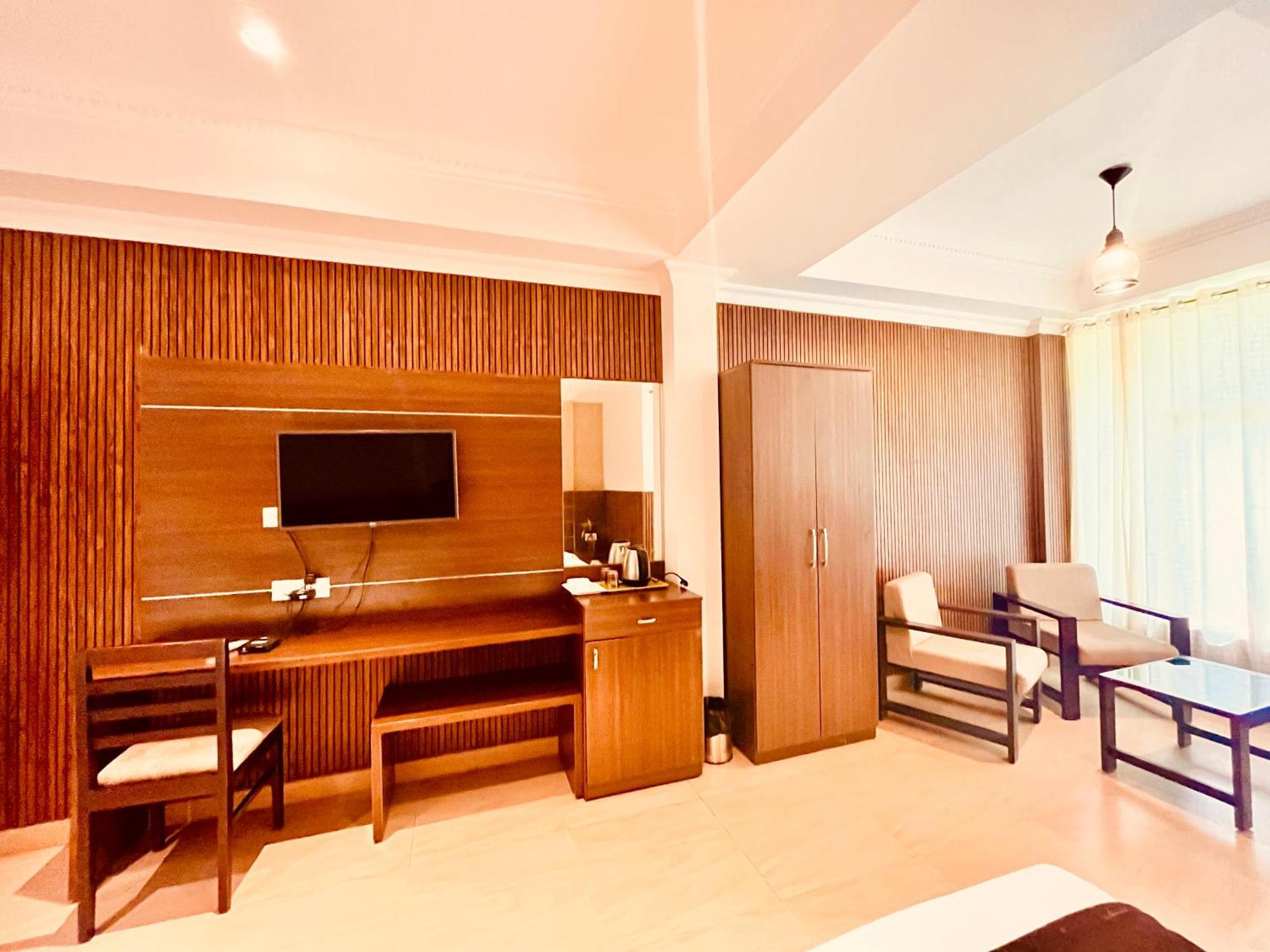Pearl Grand Boutique Cottage In Omaxe Anandam Vrindavan - #Premium Ac Rooms With Balcony #Big Parking #Lift #Garden #Peaceful Area #Near Prem Mandir #Property Of The Year #Most Awarded Eksteriør billede