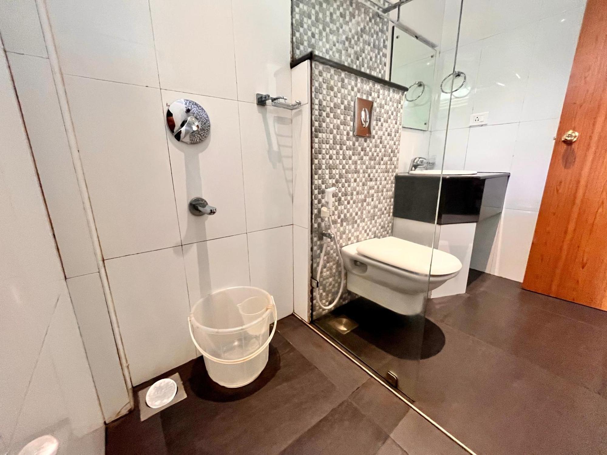Pearl Grand Boutique Cottage In Omaxe Anandam Vrindavan - #Premium Ac Rooms With Balcony #Big Parking #Lift #Garden #Peaceful Area #Near Prem Mandir #Property Of The Year #Most Awarded Eksteriør billede