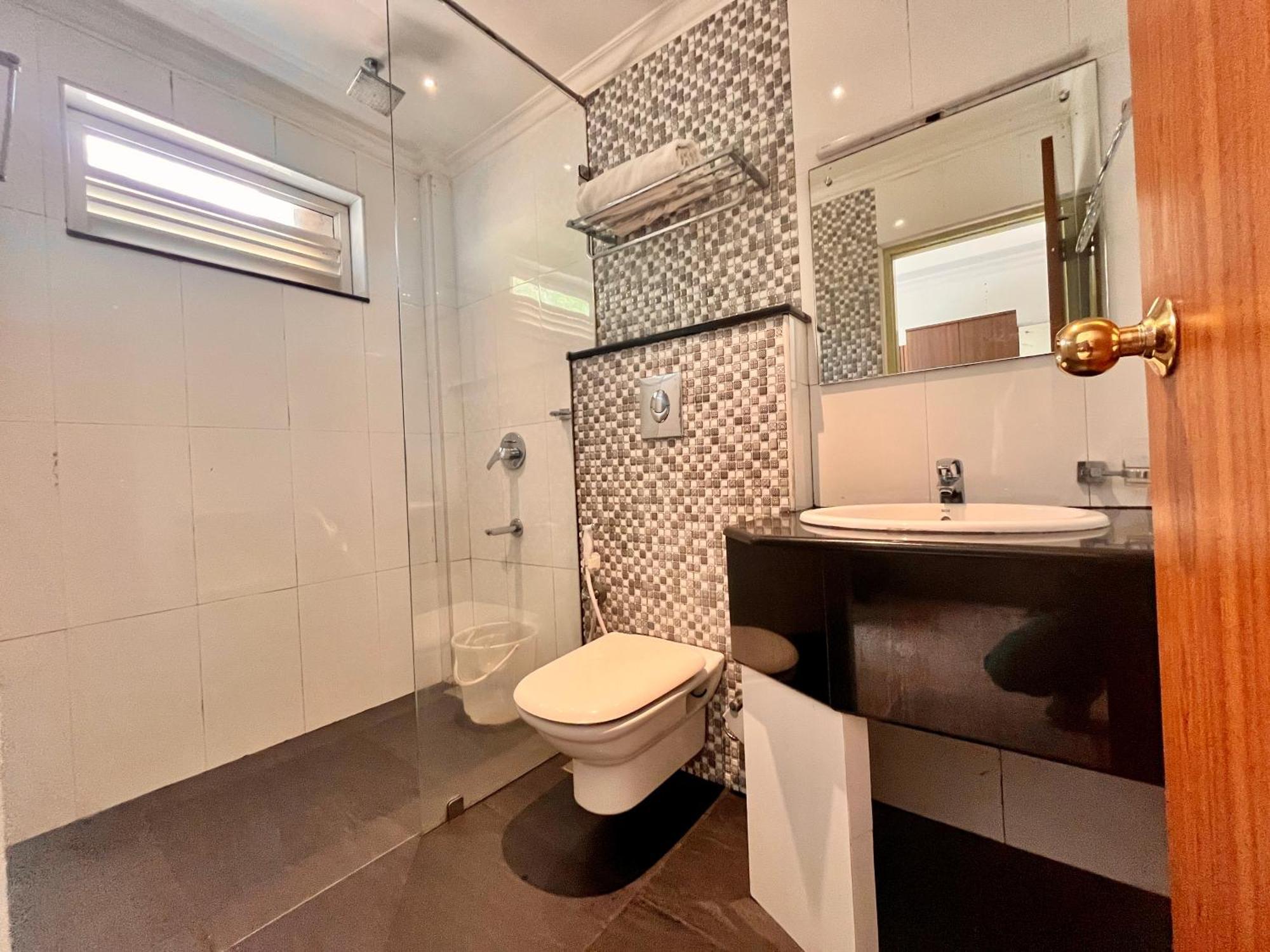 Pearl Grand Boutique Cottage In Omaxe Anandam Vrindavan - #Premium Ac Rooms With Balcony #Big Parking #Lift #Garden #Peaceful Area #Near Prem Mandir #Property Of The Year #Most Awarded Eksteriør billede
