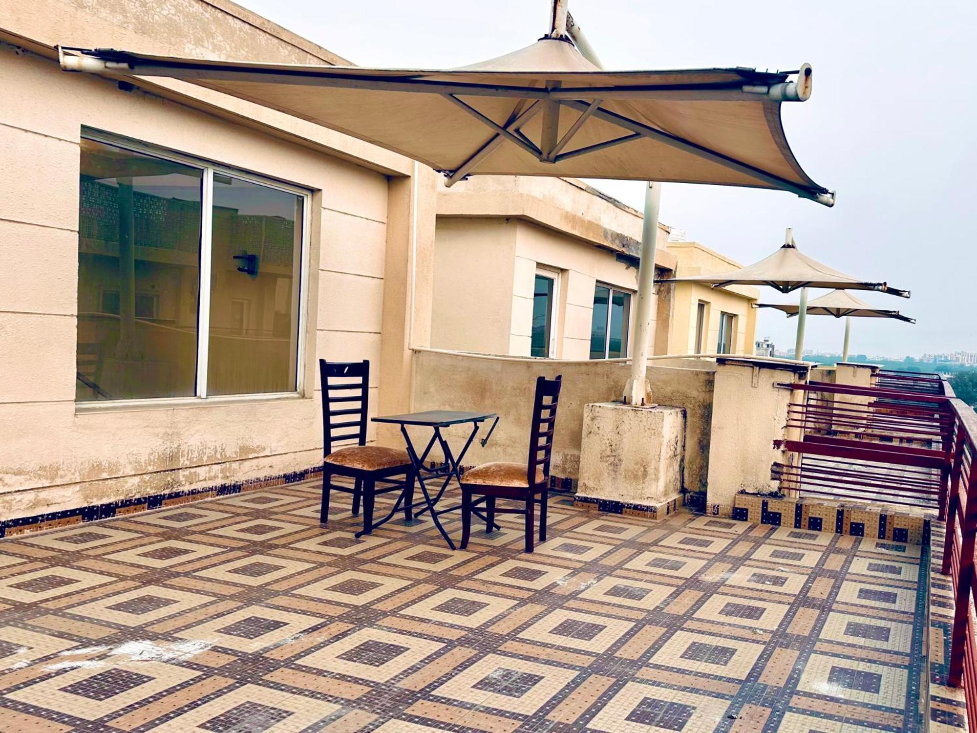 Pearl Grand Boutique Cottage In Omaxe Anandam Vrindavan - #Premium Ac Rooms With Balcony #Big Parking #Lift #Garden #Peaceful Area #Near Prem Mandir #Property Of The Year #Most Awarded Eksteriør billede