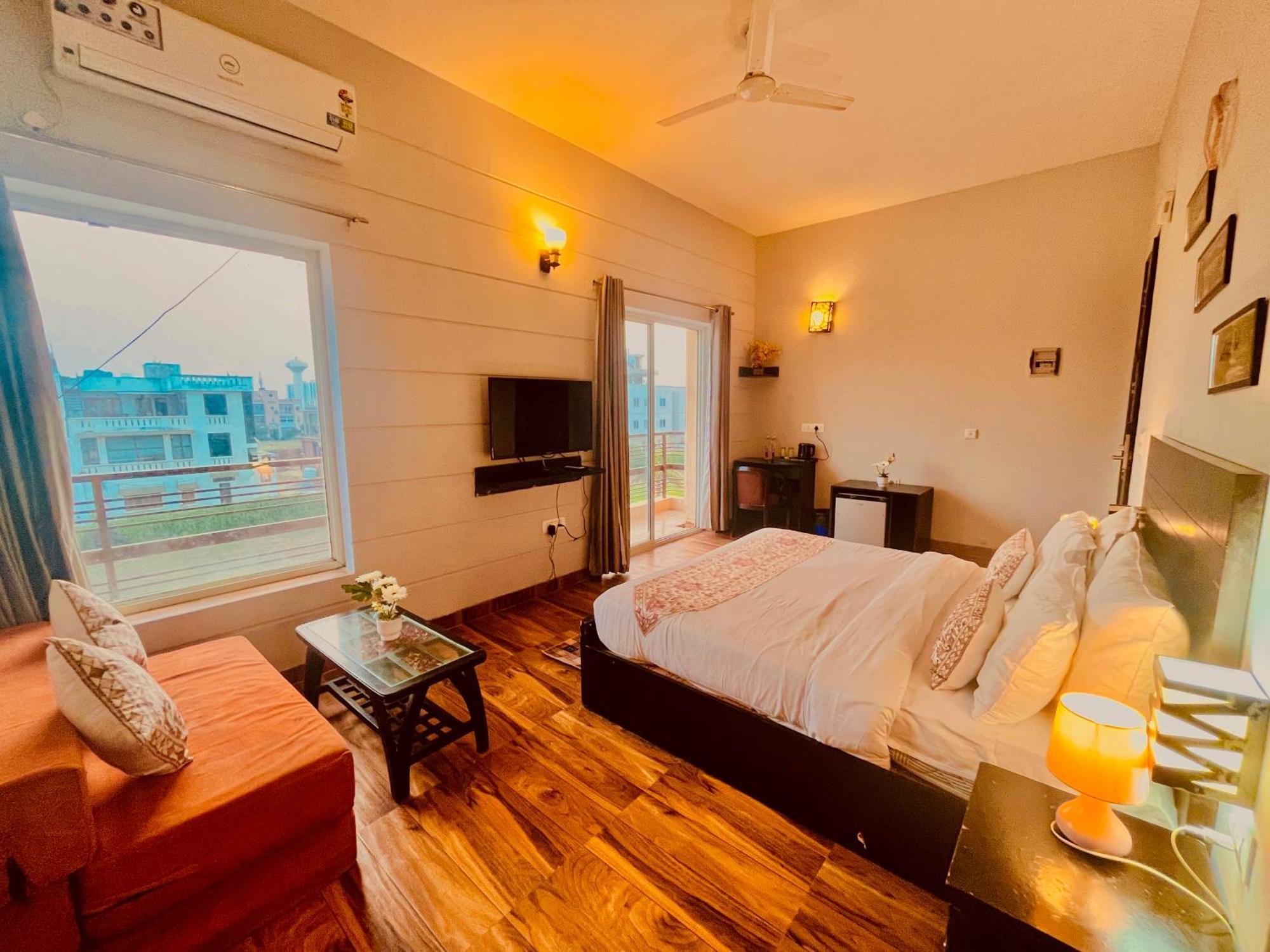 Pearl Grand Boutique Cottage In Omaxe Anandam Vrindavan - #Premium Ac Rooms With Balcony #Big Parking #Lift #Garden #Peaceful Area #Near Prem Mandir #Property Of The Year #Most Awarded Eksteriør billede